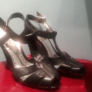 Patent leather hi heeled sling back sandals